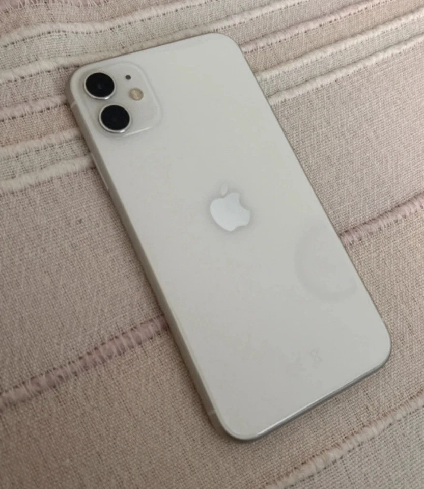 Apple iPhone 11 - 128GB - Bianco - Immagine 3 di 4