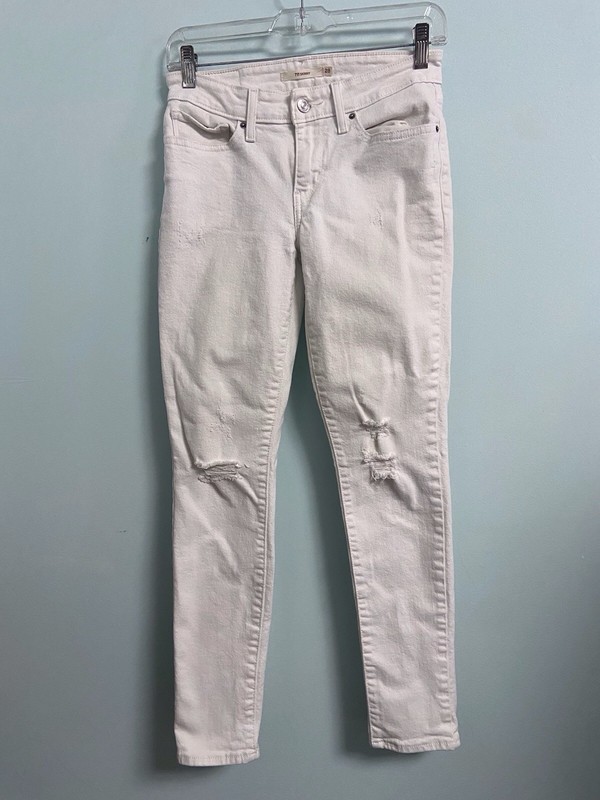 Ladies White Levi's 711 Skinny Jeans Distressed Size 28 x 30 Pre-Owned