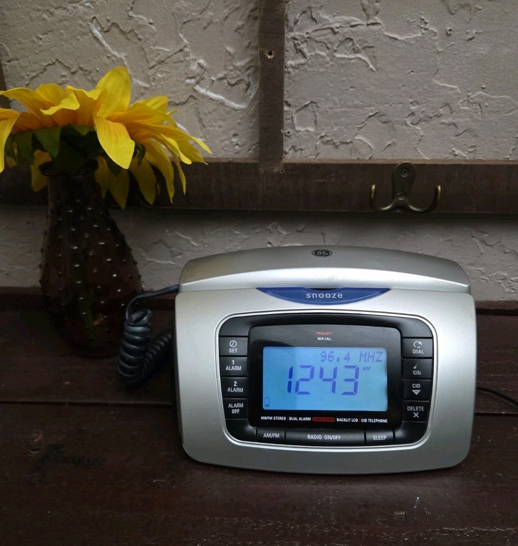 Vtg GE Clock Radio Telephone AM/FM Backlit. Radio/clock TESTED 30 Day Wty
