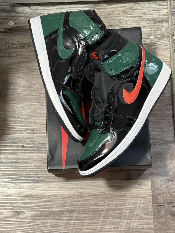 SoleFly x Air Jordan 1 Retro OG Friends Family High Art Basel Foto 2 de 4