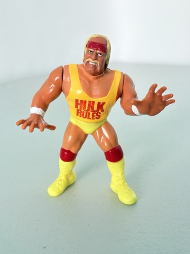 Vintage WWF Hasbro Hulk Hogan Series 1 Action Figu...