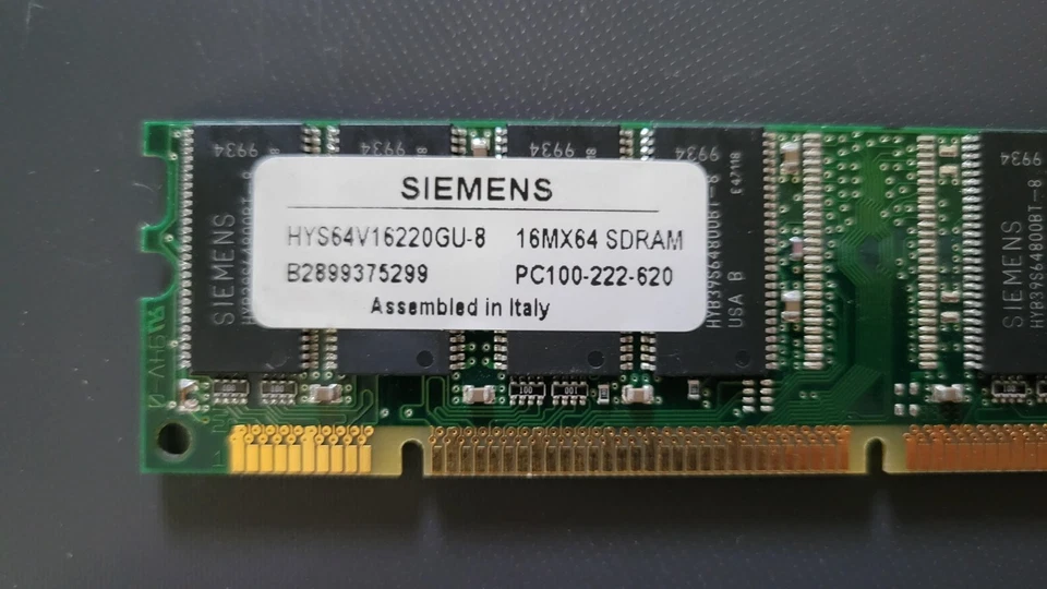 Siemens Infineon 128MB UDIMM PC100 DIMM RAM Memory Module / HYS64V16220GU-8-B - Image 2 of 2