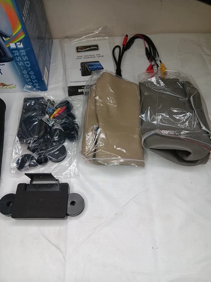 *Read Description* Chamaleon RSD-905M Rear seat Entertainment Headrest DVD 9'' - Image 4 of 4