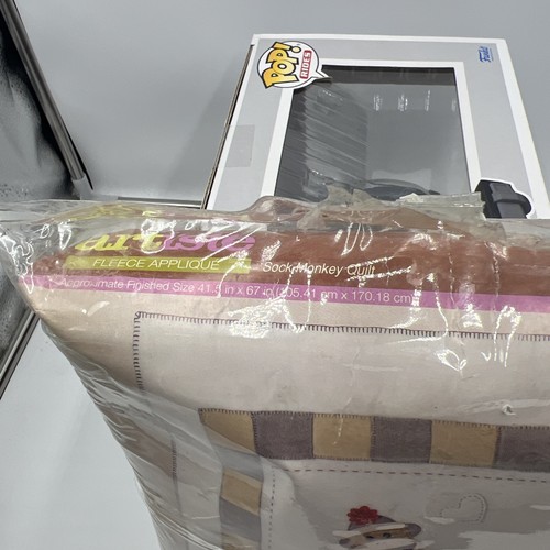 Artiste Stamped Cross-Stitch Quilt Sock Monkey 41.5x67 2011 - Picture 3 of 3
