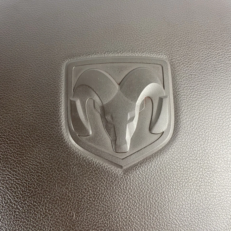 Крышка центральной консоли 2012–2018 Dodge Ram 1500 2500 3500 полная консоль коричневая от оригинального производителя - Изображение 2 из 4