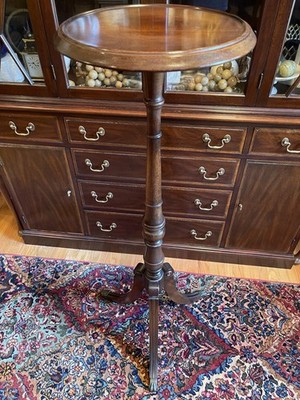 Beautiful Ducan Phyfe Inspired Mahogany Fern, Planter, Or Plant Stand