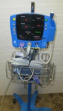 GE Dinamap CareScape V100 Vital Signs Monitor NIBP Nellcor SpO2 TEMP W STAND