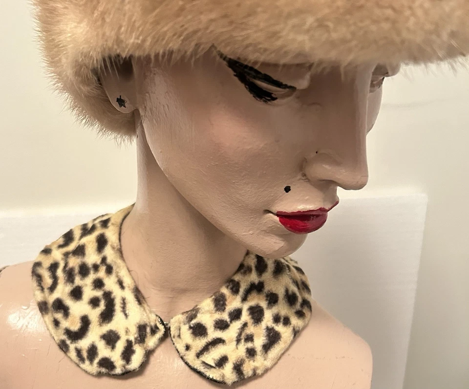 Vintage 1950’s Faux Fur Leopard Spotted Cat Animal Print Removable Collar - Image 2 of 3