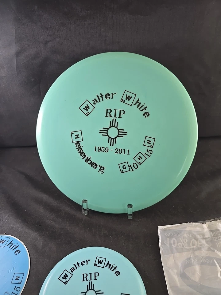 Breaking Bad Disc Golf Pack Discraft ESP Buzzz, 2 minis, bracelet, Crystal Pak - Image 2 of 4