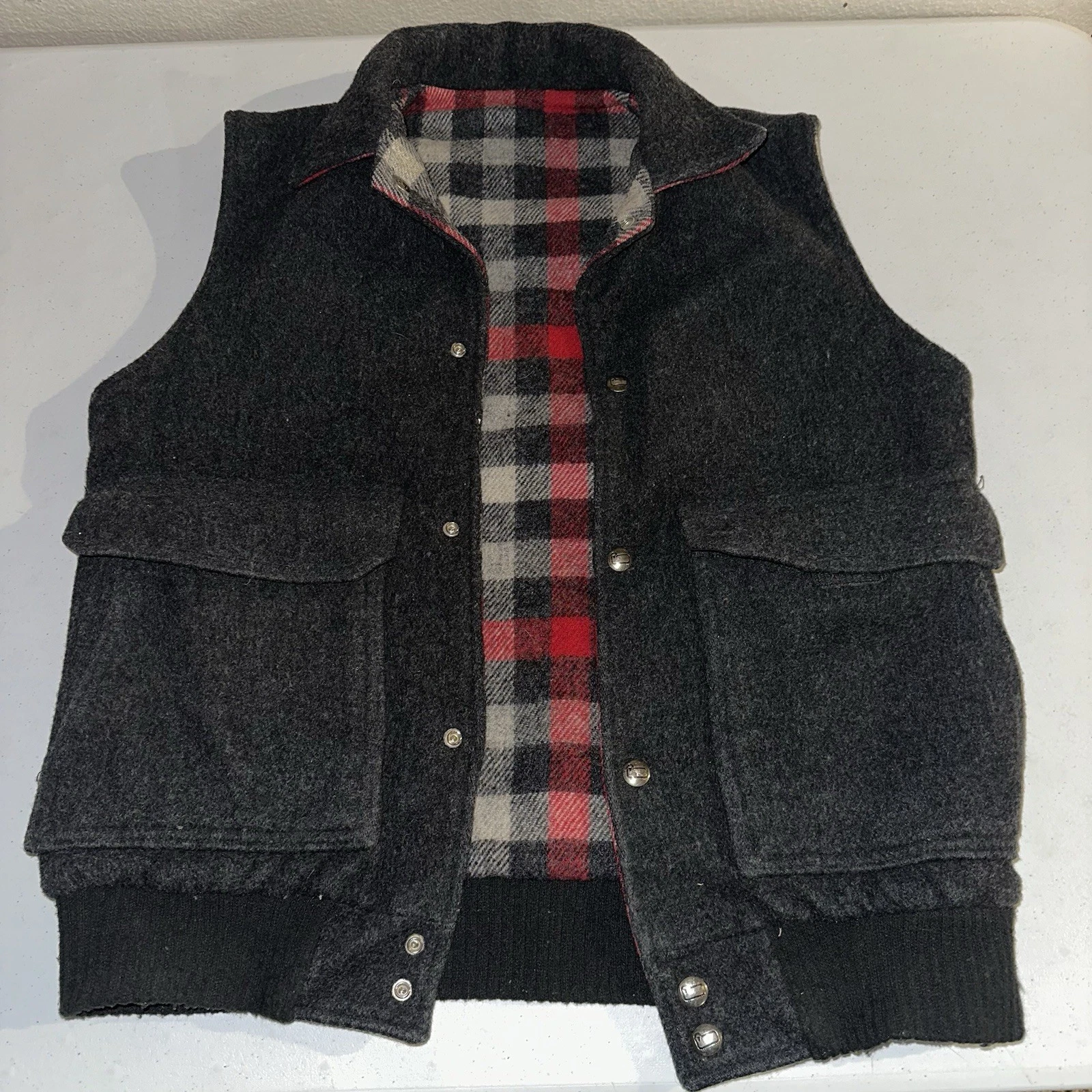 Vintage Woolrich Wool Blend Reversible Snap Front Vest Men’s Small Made In USA
Opens in a new window