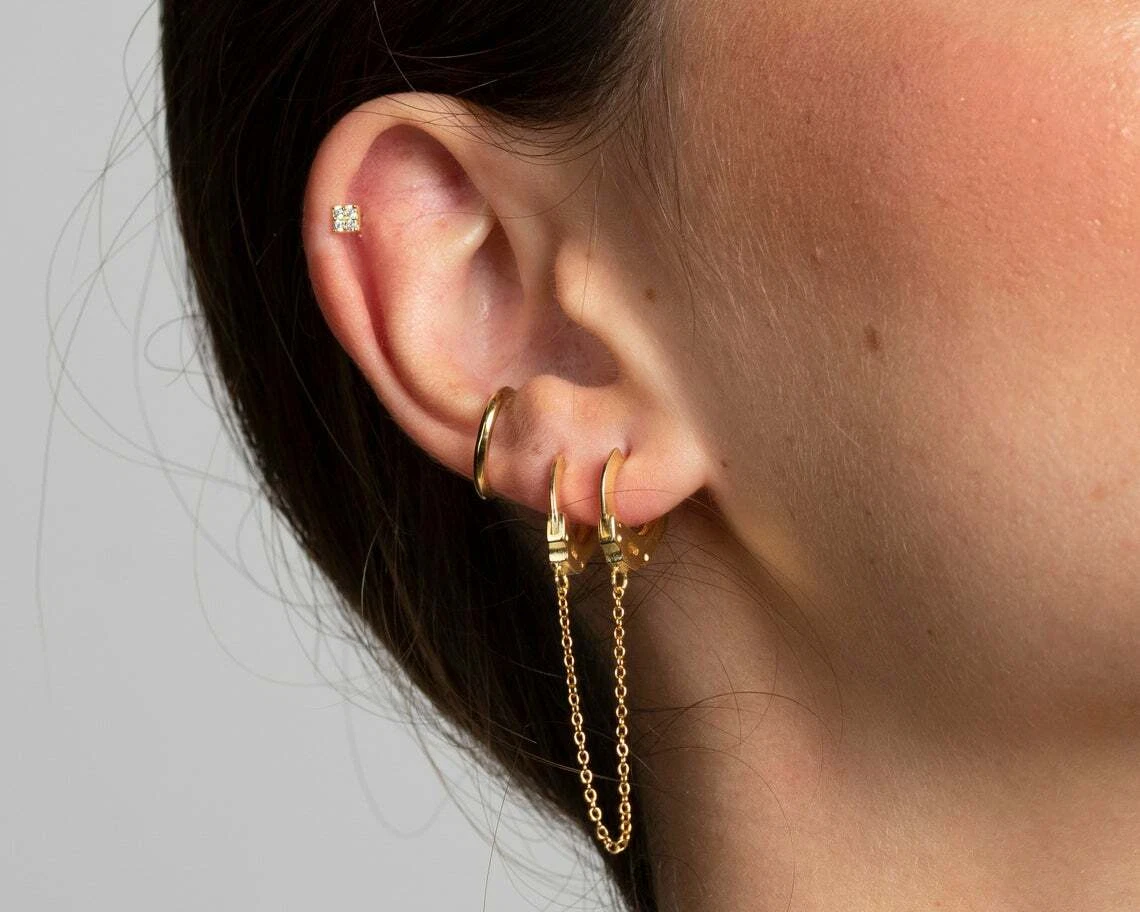 Double chain huggie earrings outlet