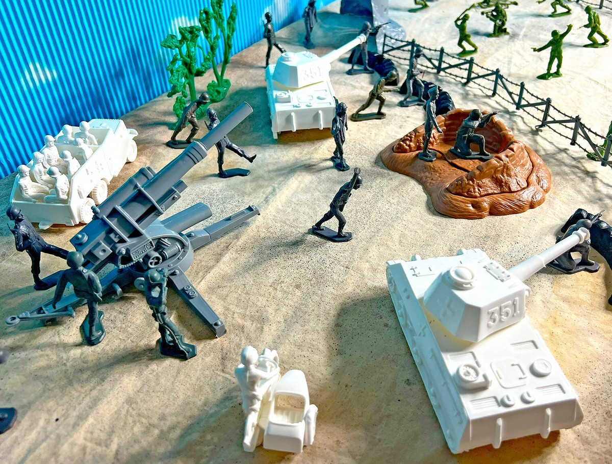 WWII Marx Vintage & Recast American Patrol Playset - 54mm Plastic