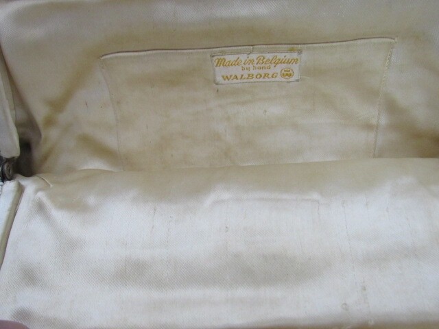 Picture 3 of 9