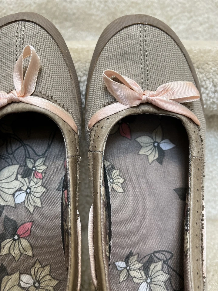 Zapatos planos TEVA para mujer sin cordones color topo lazo de cinta 7,5 Foto 3 de 4