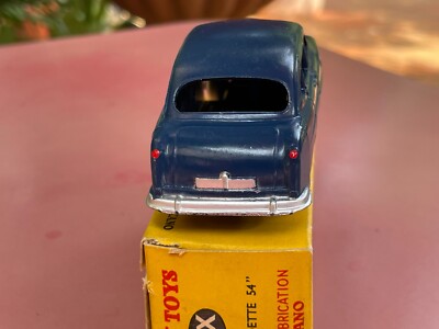 Marque : Dinky Toys France Référence : 24 X Modèle : Ford Vedette 54 bleu foncé TBE + boîte d'origine A retrouver à la boutique ou directement ici: /itm/136836632945 #dinkytoys #ford #fordvedette