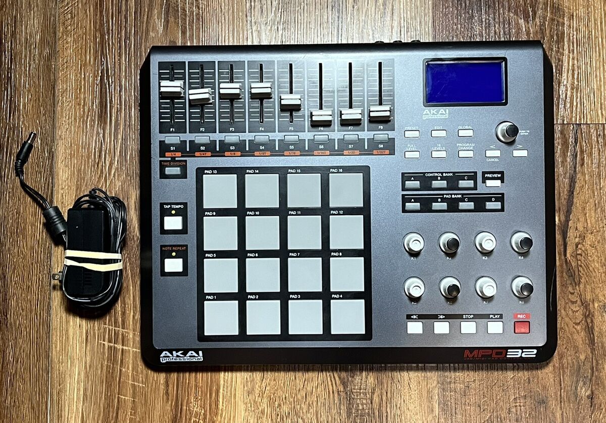 Akai Professional MPD32 USB/MIDI Pad Control Surface Ships Akai Professional MPD32 USB/MIDI Pad Control Surface Ships