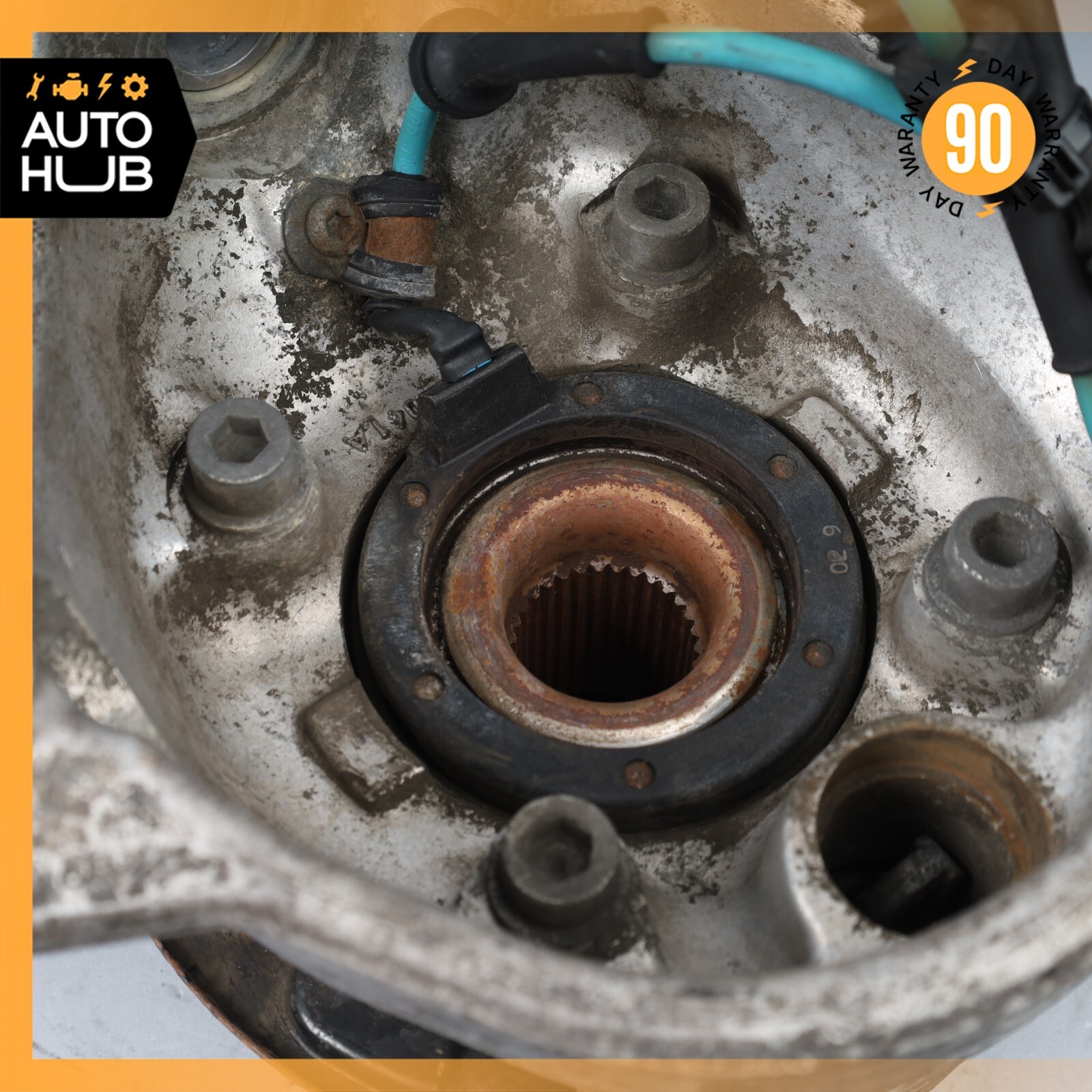 06-10 Maserati GranTurismo M145 Rear Right Side Spindle Knuckle Hub OEM