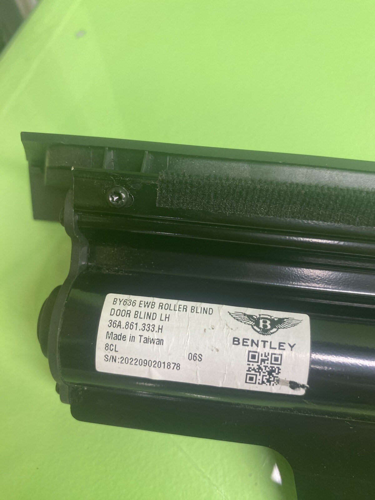 2017-2023 BENTLEY BENTAYGA RIGHT REAR AUTOMATIC WINDOW ROLLER BLIND 36A861333H