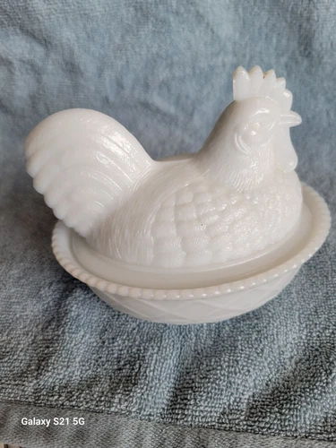 Vintage White MILK GLASS Chicken HEN ON NEST Covered Bowl Candy Dish