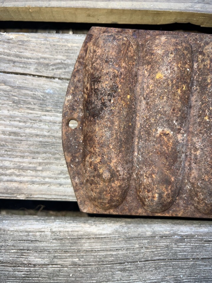 Rusty Cast Iron Cornbread Corn Cake Baking Pan eBay