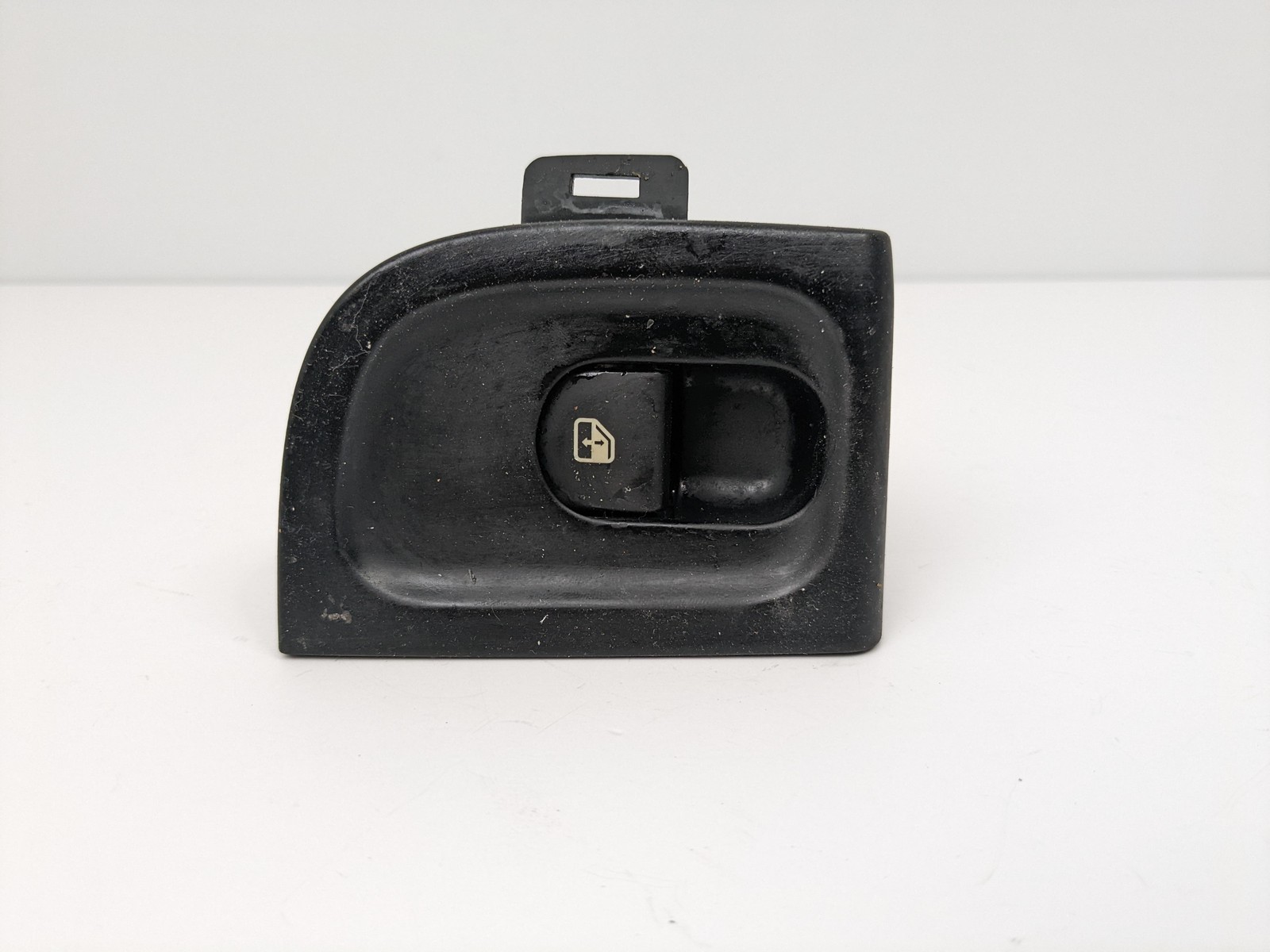 03-12 Maserati Quattroporte M139 Rear RIGHT Side Door Switch Button OEM