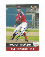 Signed KYLE KENDRICK Batavia Muckdogs Philadelphia Phillies 2004 card w/COA