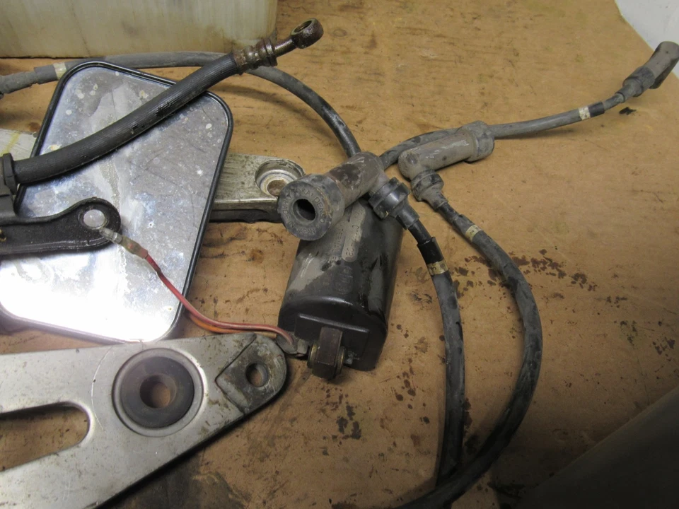 Yamaha XS 1100 F 1979 bastidor mixto y piezas de motor herrajes bobinas soportes Foto 3 de 4