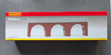 Hornby-OO Gauge R180 3 Arch Brick Viaduct.