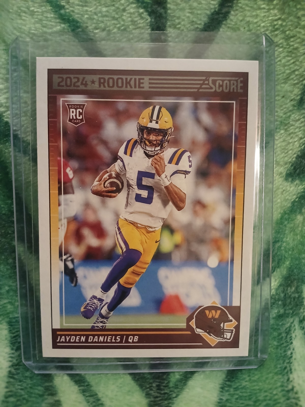 2024 Score - Rookies Jayden Daniels #302 Scorecard (RC)