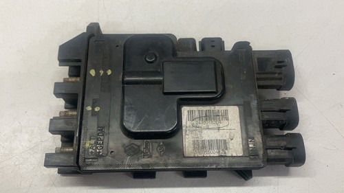 Vauxhall Vivaro Trafic 14-19 battery terminal fuse box 243501820r - Picture 3 of 12