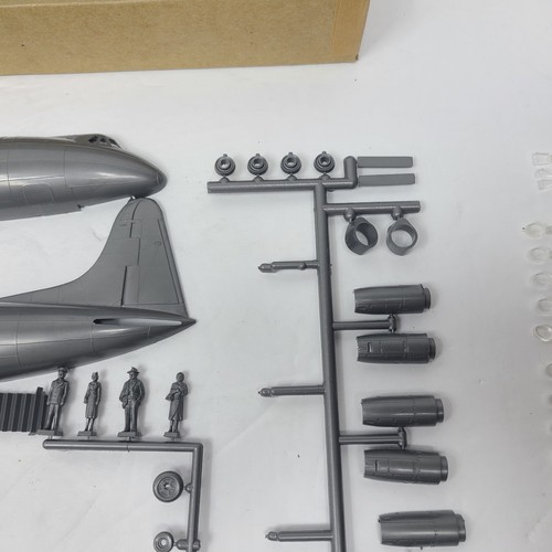 Hawk Model Company Turbo Viscount Jet Prop Capitol Airlines Model 503-98 VTG. - Picture 11 of 12