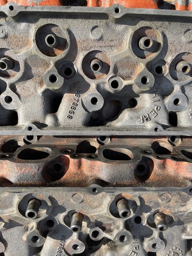L-72 3873858 *Early* cylinder head -pair- I-13-5, I-14-5 - Picture 3 of 4