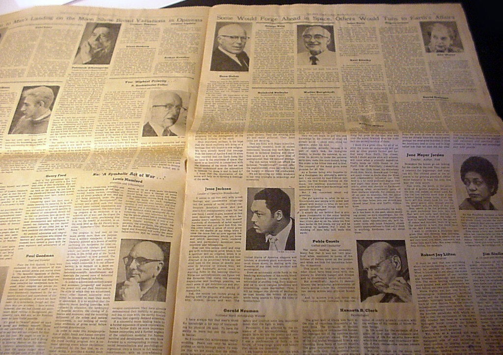 1969 NEW YORK TIMES MOON LANDING COMPLETE NEWSPAPER "MEN WALK ON MOON
