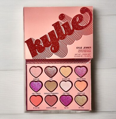 Kylie Jenner 限定アイシャドウパレット KYLIE JENNER COSMETICS Valentines Heart Eyeshadow Makeup Palette