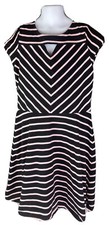 Children  s Place Girl  s Size 10/12 Cap Sleeve Black  Pink Strip Key Hole Dress