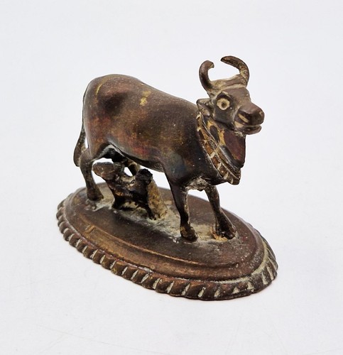 19TH CENTURY INDIAN BRONZE COW & CALF FIGURE