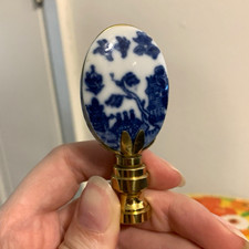 Vintage Ceramic Floral Lamp Finial Blue & Whi...