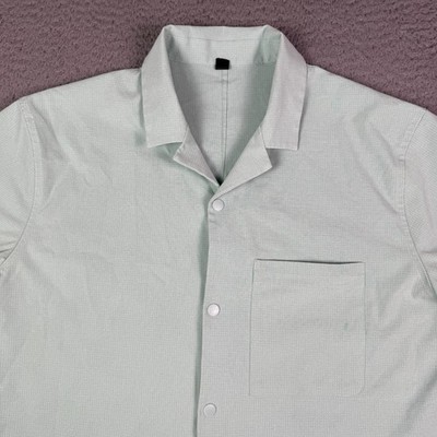 Lululemon Airing Easy Camp Collar Shirt Mens L Green Pocket Short Sleeve Snap