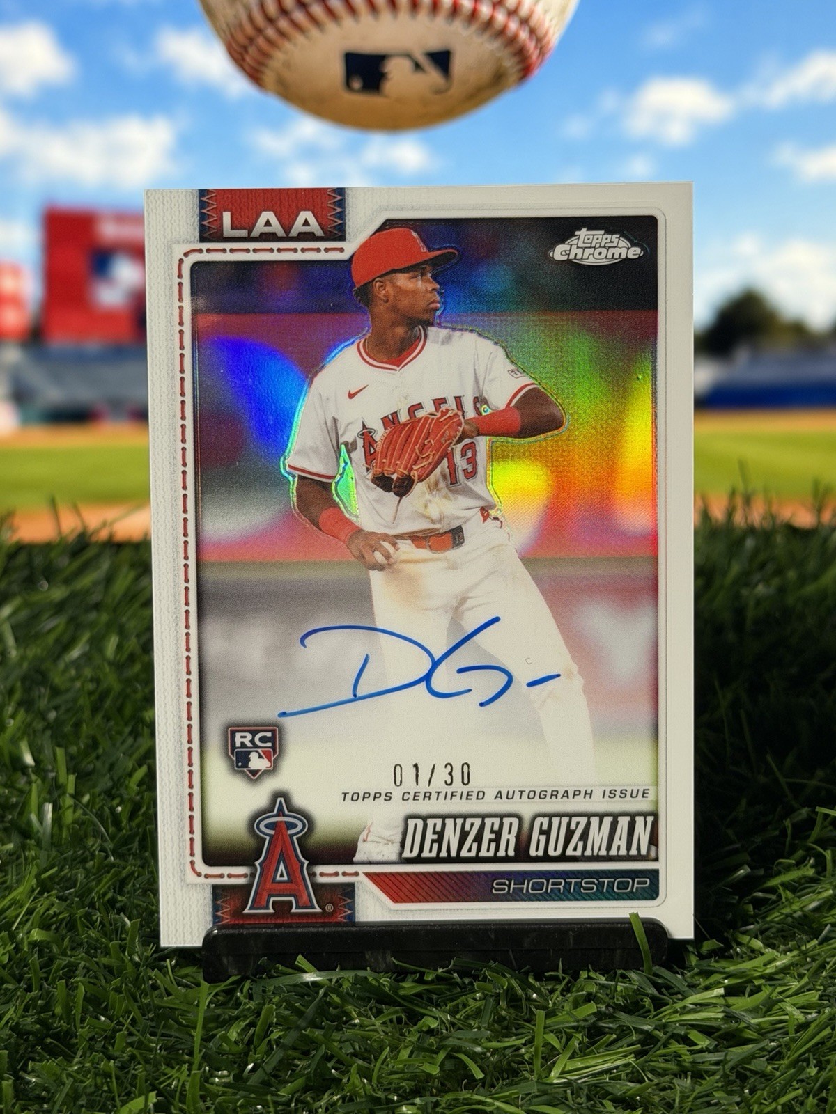 2026 Topps Chrome Denzer Guzman Auto White Refractor RC /30 Angels Rookie