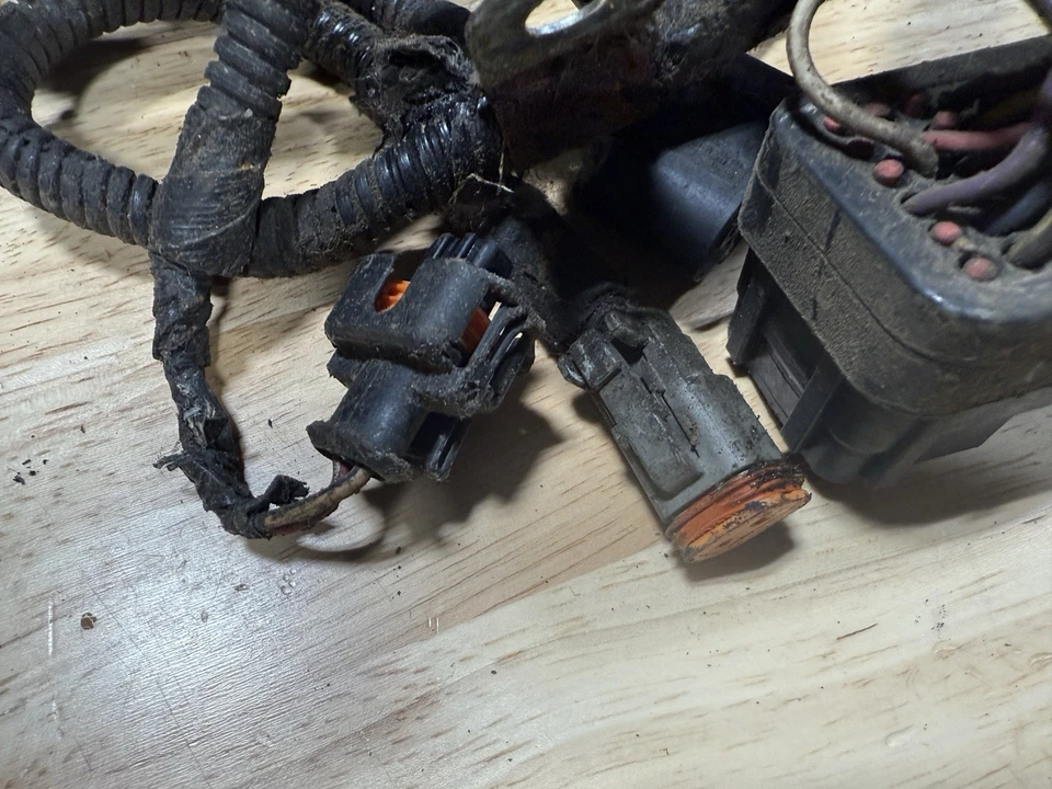 Dodge Ram 2500 3500 2003 5,9 L Cummins diésel ECM motor ECU arnés de cableado Foto 2 de 4