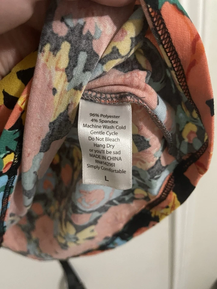 Top manga raglán LuLaRoe Randy talla grande 3/4 mangas grises/impresión floral Foto 3 de 3