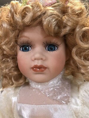 Court Of Dolls Allison Porcelain Doll 15