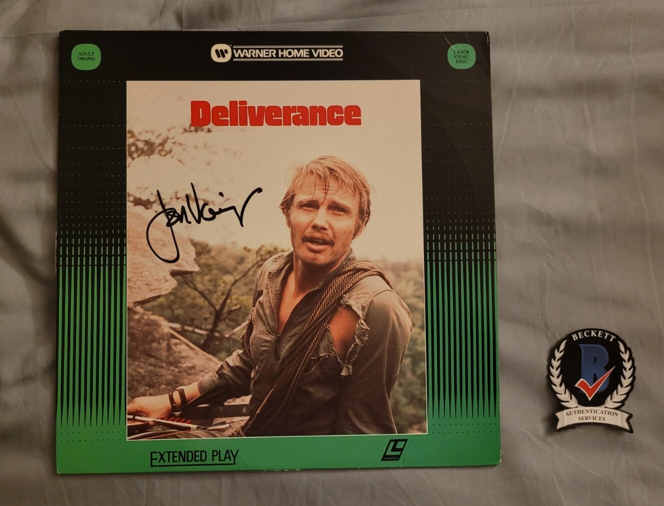 Jon Voight signed autographed Deliverance Laser Disc Beckett BAS COA #BL16845