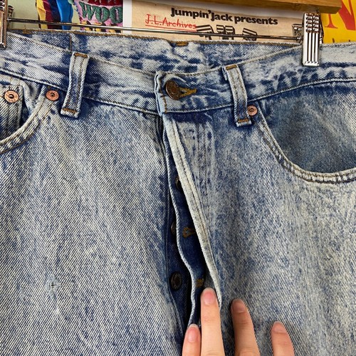 Vintage 90s Light Acid Wash USA Levis 501s Button Fly Jeans 33x29 - Picture 2 of 10