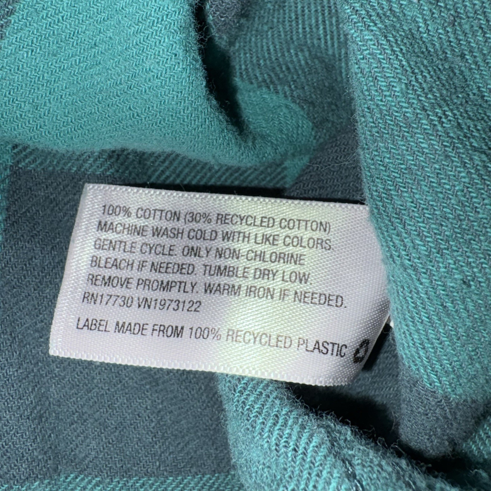 Universal Thread Medium Green Plaid Button-Down F… - image 8