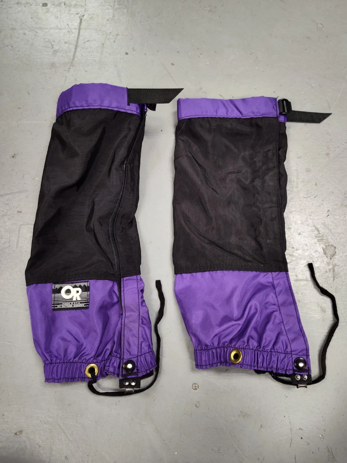 Outdoor Research Vintage Gaiters Purple Black Size S Hiking Snow 🔥⛰️
Opens in a new window or tab