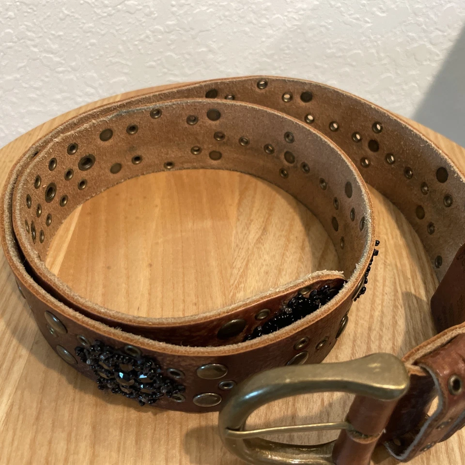 Betsy Johnson Embellished Leather Belt With Sequence| Beatiful| Size M India - Image 4 of 4