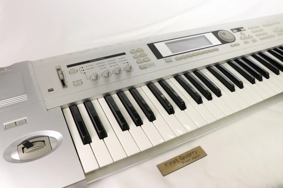 Korg Triton Le 61key MUSIC WORKSTATION Synthesizer Keyboard - Image 2 of 4