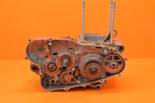 2007 07 HONDA CRF450R CRF 450R OEM ENGINE MOTOR CRANKCASE CRANK CASES BOTTOM END - Picture 5 of 12
