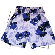 Damen Stoffhose , Bermudas, Shorts von Y.A.S. GrM.38,mehrfarbig, geblümt.Neu!!